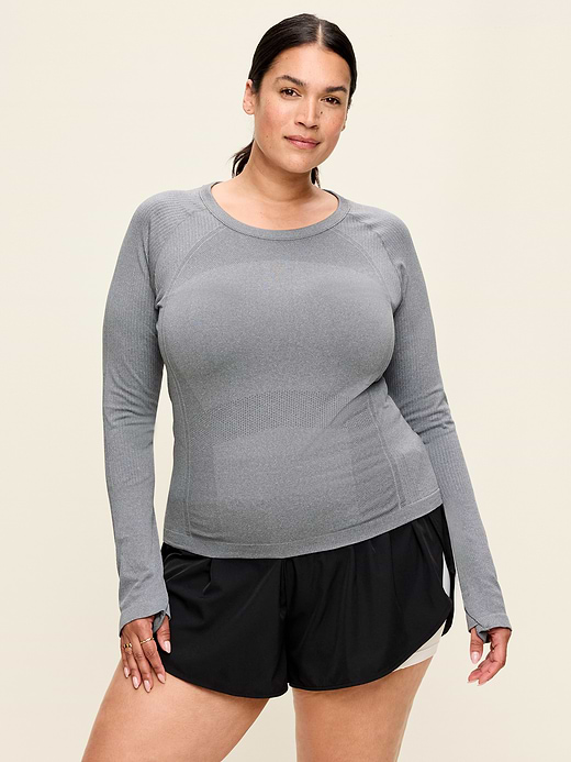 Old Navy Fluid Seamless Fitted Top — photo 8