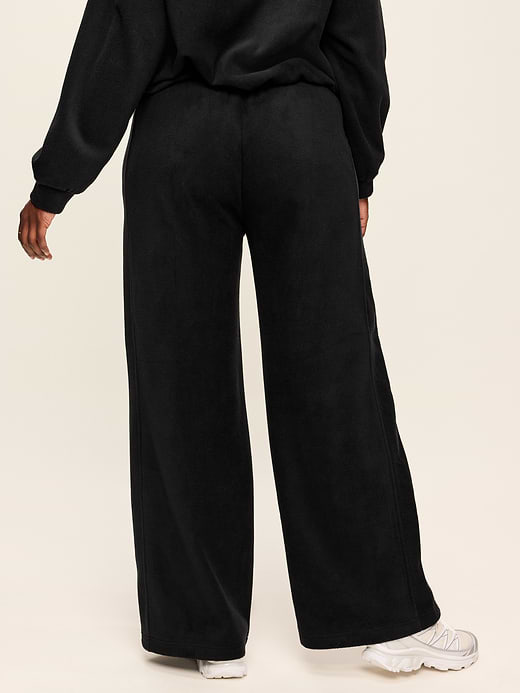 Old Navy Extra High-Waisted Performance Fleece Wide-Leg Sweatpants — photo 6