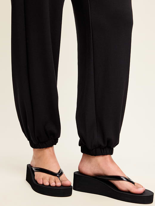 Old Navy Oversized Bounce Lite Bubble Joggers — photo 5