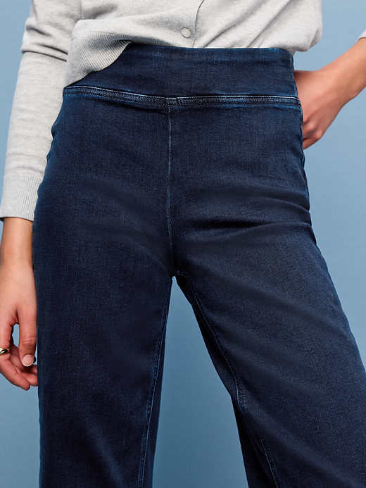 Old Navy High-Waisted Weekender Pull-On Crop Wide-Leg Jeans — photo 5