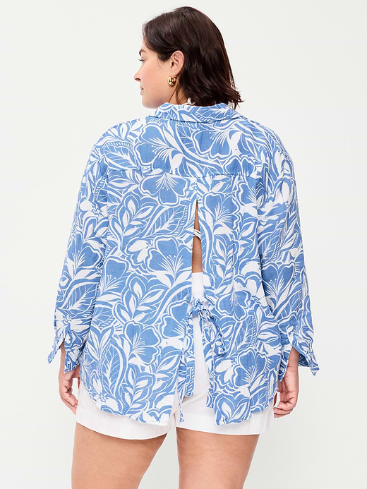 Old Navy Open-Back Crinkle Gauze Button-Down Shirt — photo 9
