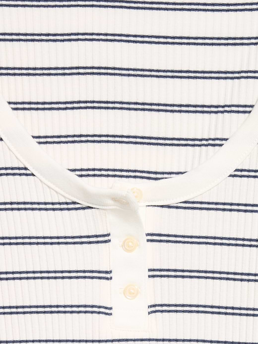 Old Navy Scoop-Neck Fitted Henley Top — photo 5