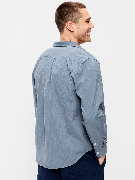 Old Navy Long-Sleeve Seersucker Pocket Shirt — photo 3