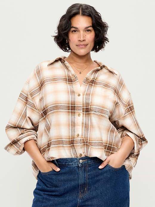 Old Navy Oversized Button-Down Boyfriend Flannel Shirt — photo 8