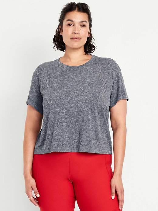 Old Navy Fluid Seamless Loose T-Shirt — photo 8