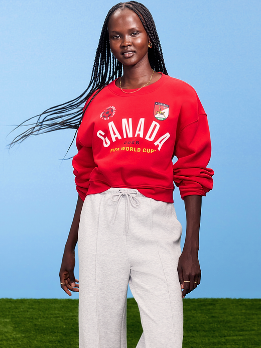 Old Navy FIFA World Cup 26™ Brazil Oversized Graphic Sweatshirt for Women — photo 1