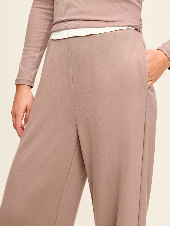Old Navy Oversized Bounce Lite Bubble Joggers — photo 5