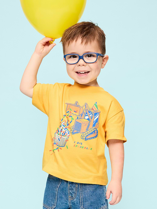 Old Navy Oversized Short-Sleeve Birthday Graphic T-Shirt for Toddler Boys — photo 1