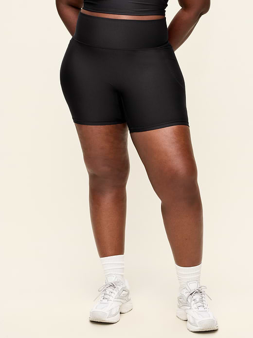 Old Navy Extra-High Waisted PowerSoft Boundless Pocket Biker Shorts-- 6-inch inseam - No Front Seam — photo 7