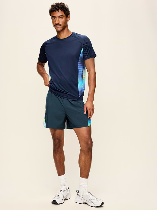 Old Navy Run Shorts -- 4-inch inseam — photo 3
