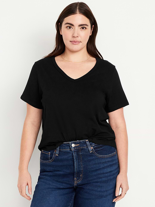 Old Navy EveryWear V-Neck T-Shirt — photo 6
