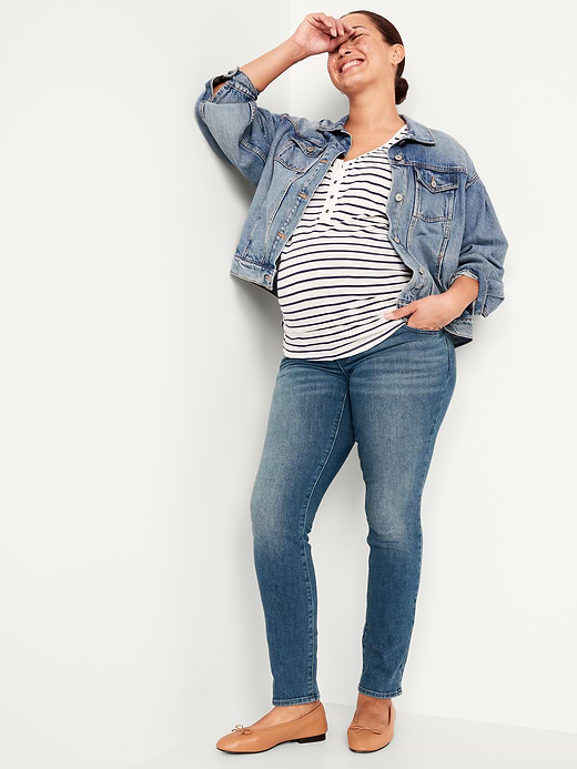 Old Navy Maternity Full-Panel Wow Straight Jeans — photo 1