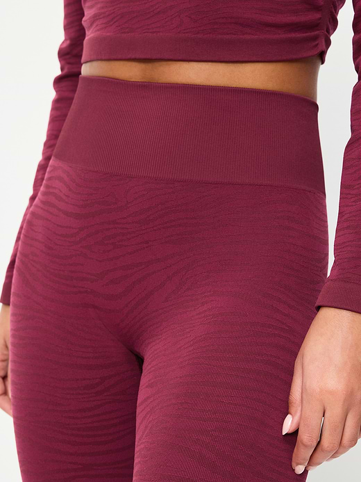 Old Navy High-Waisted Seamless Jacquard Leggings — photo 4