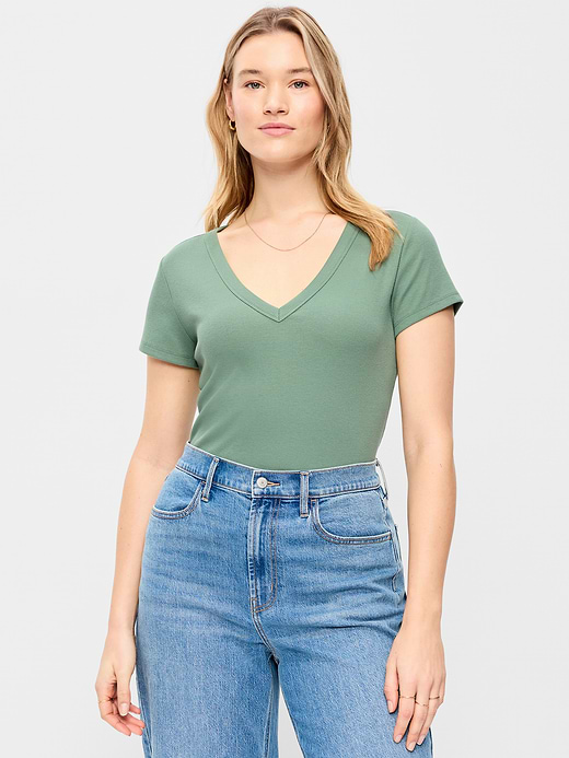 Old Navy Snug Crop V-Neck Ribbed T-Shirt — photo 6
