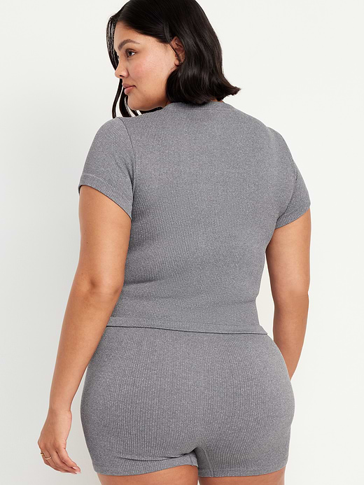 Old Navy Exhale Seamless Fitted Rib T-Shirt — photo 9