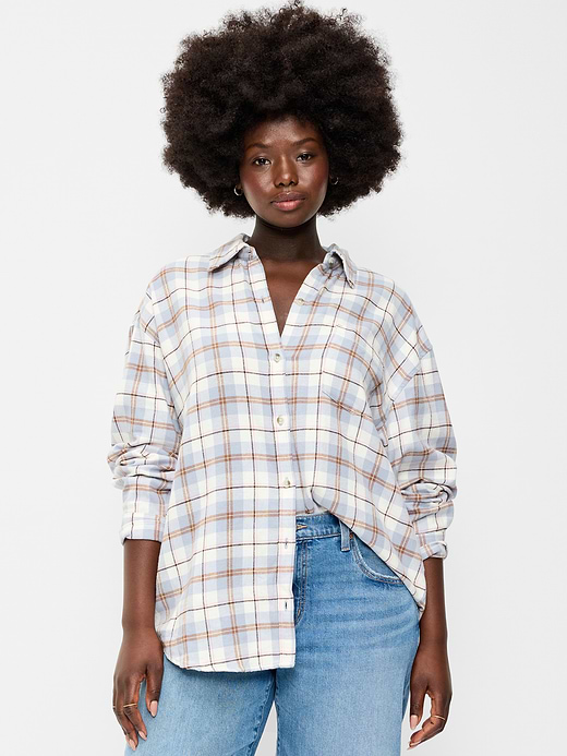 Old Navy Oversized Button-Down Boyfriend Flannel Shirt — photo 6