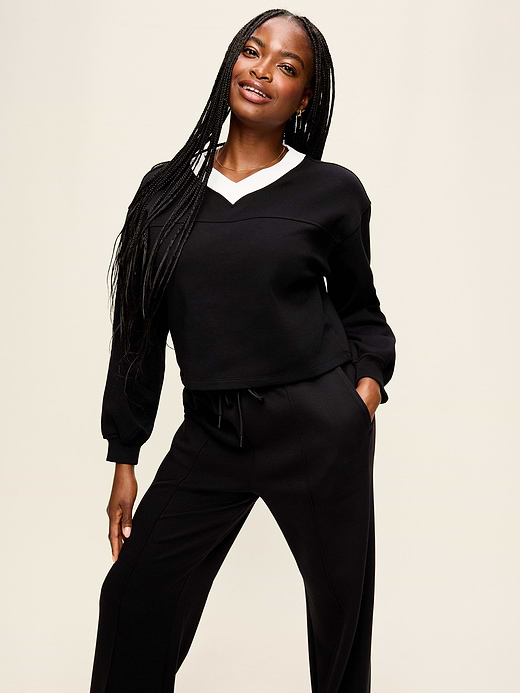 Old Navy Dynamic Fleece Oversized Cropped Sweatshirt — photo 4