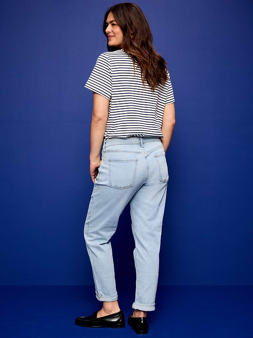 Old Navy Mid-Rise Wow Boyfriend Straight Jeans — photo 7