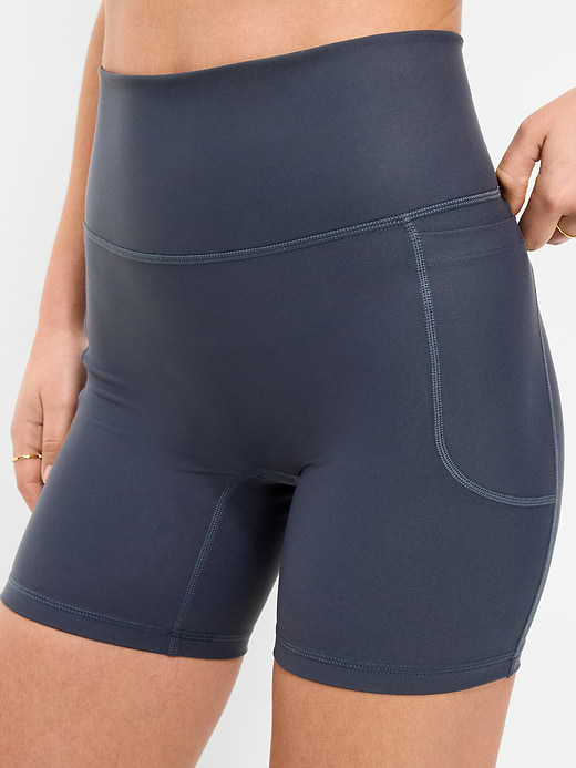 Old Navy Extra-High Waisted PowerSoft Boundless Pocket Biker Shorts-- 6-inch inseam - No Front Seam — photo 4