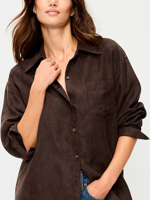 Old Navy Oversized Boyfriend Button-Down Faux-Suede Shirt — photo 5