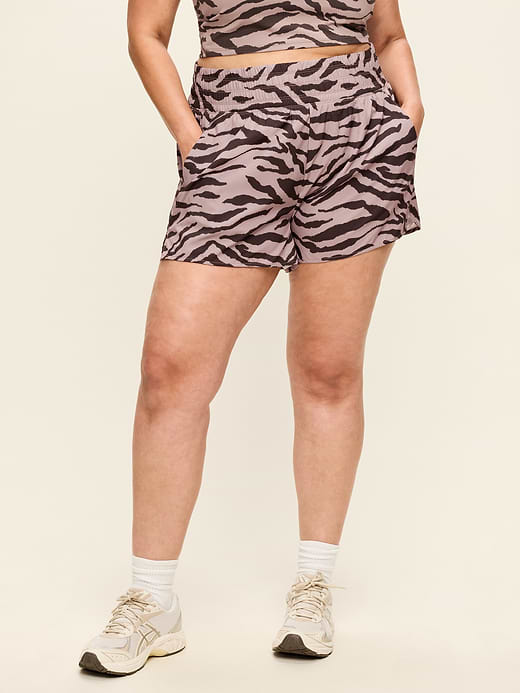 Old Navy Extra High-Waisted Crinkle Run Shorts -- 3-inch inseam — photo 7