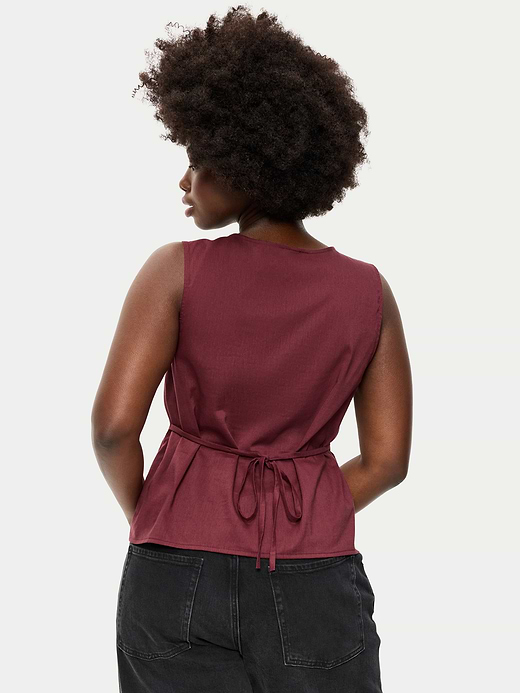 Old Navy Sleeveless V-Neck Tie-Back Top — photo 7