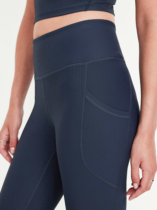 Old Navy High-Waisted PowerSoft 7/8 Pocket Leggings — photo 4