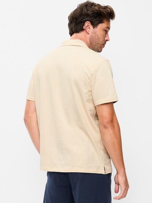 Old Navy Short-Sleeve Textured Camp Shirt — photo 3