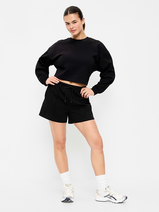 Old Navy Relaxed Dynamic Fleece Shorts — photo 5