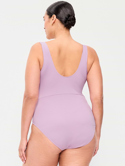 Old Navy Textured One-Piece Cut-Out Swimsuit — photo 9