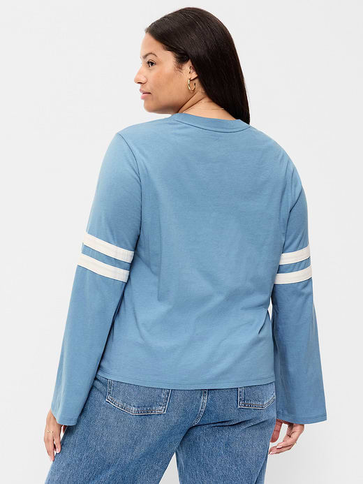 Old Navy EveryWear Long-Sleeve Graphic T-Shirt — photo 10