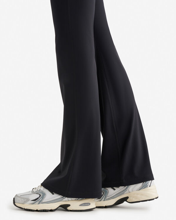 Roots Restore Stretch Flare Legging — photo 8