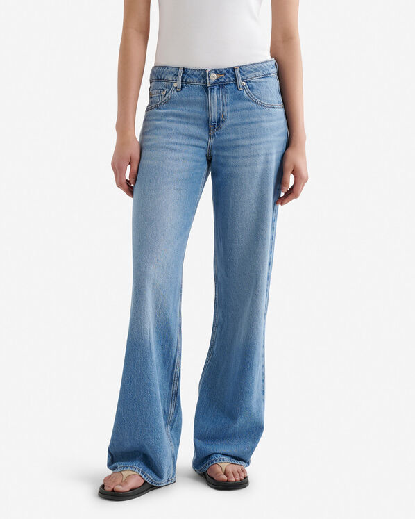Levis Levi's® Low Loose Tencel Womens Jeans — photo 1
