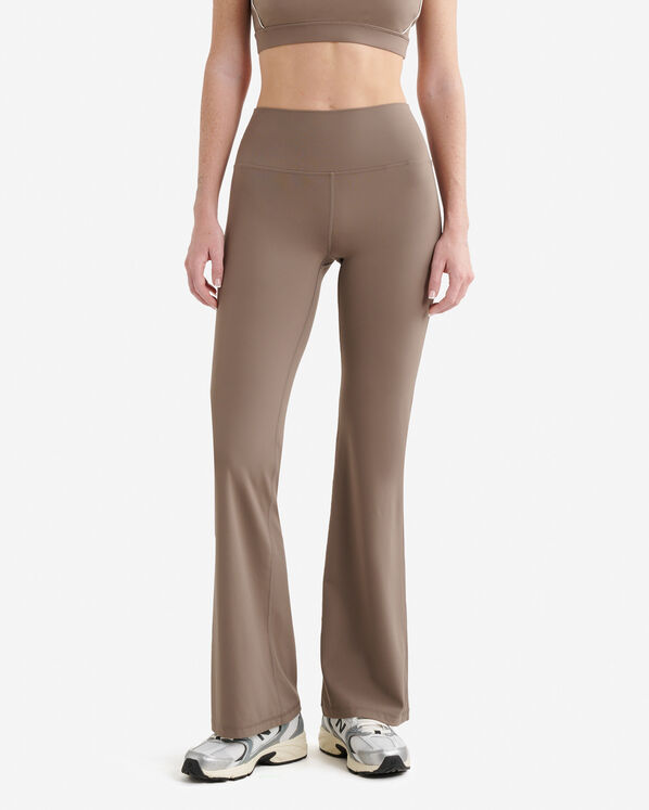 Roots Restore Stretch Flare Legging — photo 1
