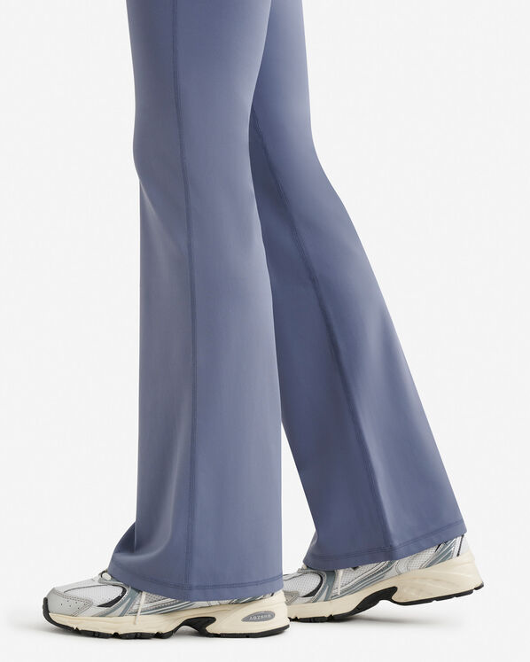 Roots Restore Stretch Flare Legging — photo 7